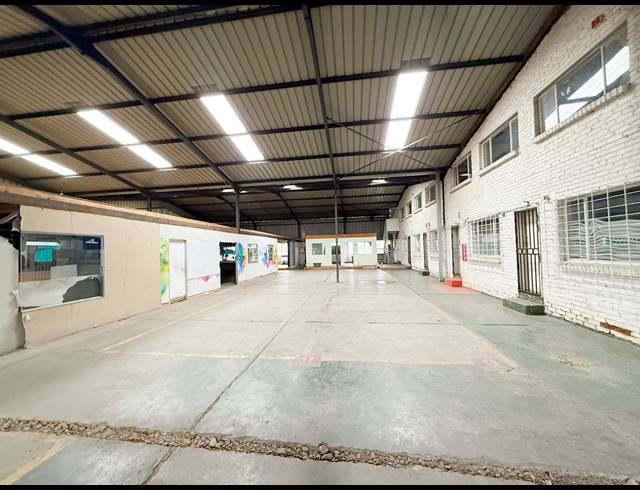 1,256M² WAREHOUSE TO LET IN WADEVILLE